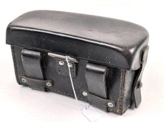 Deutsches Rotes Kreuz Sanitätslager Babelsberg, schwarze Koppeltasche in gutem Zustand