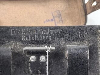 Deutsches Rotes Kreuz Sanitätslager Babelsberg, schwarze Koppeltasche in gutem Zustand