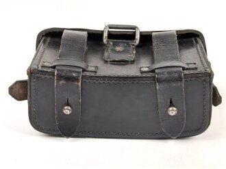 Deutsches Rotes Kreuz , schwarze Koppeltasche in gutem Zustand
