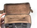 Deutsches Rotes Kreuz , schwarze Koppeltasche in gutem Zustand
