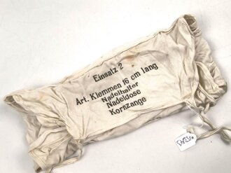 "Einsatz 2 Art. Klemmen 16cm lang, Nadelhalter, Nadeldose, Kornzange" gehört ins Truppenbesteck 1935