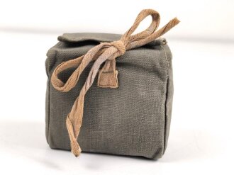 Pack "kombiniertes Preßstück" datiert 1935, in Hülle, gehört so in der KFZ Verbandkasten der Wehrmacht