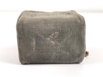 Pack "kombiniertes Preßstück" datiert 1935, in Hülle, gehört so in der KFZ Verbandkasten der Wehrmacht