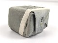 Pack "kombiniertes Preßstück" datiert 1935, in Hülle, gehört so in der KFZ Verbandkasten der Wehrmacht