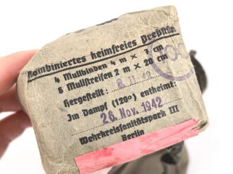 Pack "kombiniertes Preßstück" datiert 1942, in Hülle, gehört so in der KFZ Verbandkasten der Wehrmacht