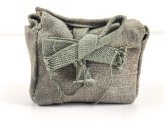 Pack "kombiniertes Preßstück" datiert 1944, in Hülle, gehört so in der KFZ Verbandkasten der Wehrmacht
