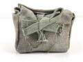 Pack "kombiniertes Preßstück" datiert 1944, in Hülle, gehört so in der KFZ Verbandkasten der Wehrmacht