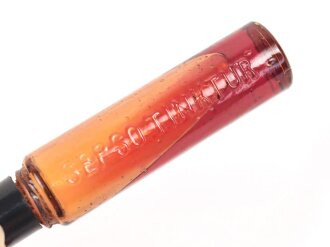 Glasfläschchen "Sepsotinktur" gehört in den Verbandkasten der Wehrmacht
