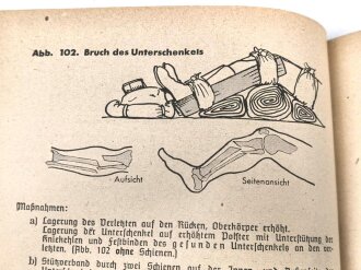 "Amtliches Unterrichtsbuch über Erste Hilfe", datiert 1943, 147 Seiten, gebraucht