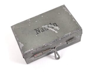 Blechdose für Nadeln, gehört so unter anderem in den Verbandkasten der Wehrmacht