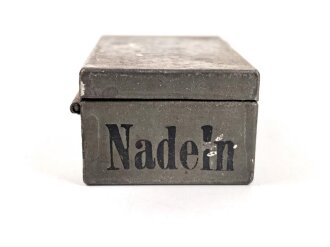 Blechdose für Nadeln, gehört so unter anderem in den Verbandkasten der Wehrmacht