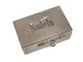 Blechdose für Nadeln, gehört so unter anderem in den Verbandkasten der Wehrmacht