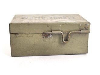 Blechdose für Würfelzucker, gehört so unter anderem in den Verbandkasten der Wehrmacht, Verschluss defekt
