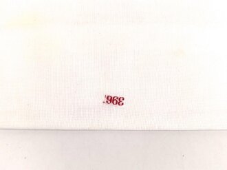 Deutsches Rotes Kreuz Schwesternhaube. Damals gereinigt und gestärkt, seit dem gut gelagert. Leicht vergilbt