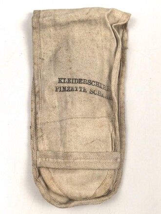 Kleiderschere, Pinzette, Schere in Tasche, gehört so  in den KFZ Verbandkasten der Wehrmacht