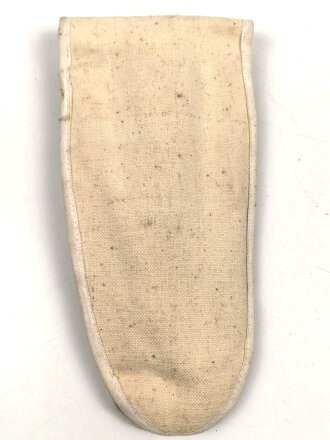 Kleiderschere, Pinzette, Schere in Tasche, gehört so  in den KFZ Verbandkasten der Wehrmacht