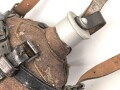 Labeflasche für Sanitätspersonal der Wehrmacht. Der Deckel vor lnger Zeit unrichtig ergänzt, mit dem seltenen Trageriemen