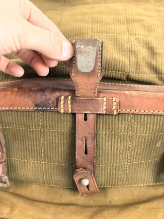 "Feldscher" ( Sanitäter ) Tornister datiert 1941. Leicht getragen, guter Gesamtzustand