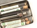 " Carpule Spritze" mit Zubehör im Behälter. Aus Wehrmachtsbeständen, sehr guter Zustand