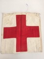 Doppelseitiges Rot Kreuz Kennzeichen aus der Zeit des 2. Weltkrieg, sicherlich zum Aufschieben gedacht, Maße 30,5 x 30,5cm