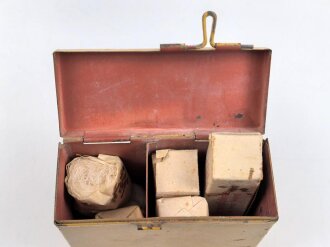 "Lilliput" Verbandkasten. Sicherlich nach dem Krieg unter verwendung von liegengebliebenem Wehrmachtmaterial  zusammengestellt