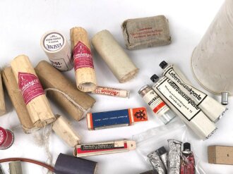 Konvolut Sanitätsmaterial. Alles mehr oder weniger defekt, die Umverpackungen jeweils leer