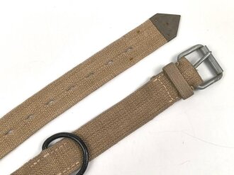 Webleinenriemen mit großem D-Ring Wehrmacht, Breite 40mm, Gesamtlänge 99cm. Ungetragenes Stück