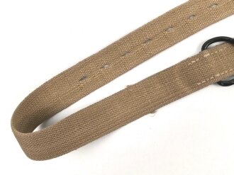 Webleinenriemen mit großem D-Ring Wehrmacht, Breite 40mm, Gesamtlänge 99cm. Ungetragenes Stück