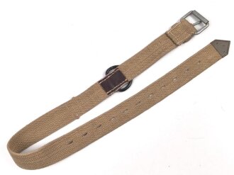 Webleinenriemen mit großem D-Ring Wehrmacht, Breite 40mm, Gesamtlänge 99cm. Ungetragenes Stück