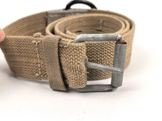 Webleinenriemen mit großem D-Ring Wehrmacht, Breite 40mm, Gesamtlänge 99cm. Ungetragenes Stück