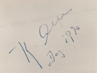 Max Domarus, eigenhändige Unterschrift vom Dezember 1962, auf Karte, diese eingeklebt im seinem Buch " Hitler - Reden und Proklamation , 1. Band"