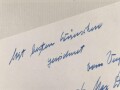 Max Domarus, eigenhändige Unterschrift vom Dezember 1962, auf Karte, diese eingeklebt im seinem Buch " Hitler - Reden und Proklamation , 1. Band"