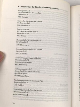 Ernst Gottfried Mahrenholz, Vizepräsident des Bundesverfassungsgerichts, eigenhändige Widmung  datiert 1991. Auf Vorsatzblatt des Buches  " Das Bundesverfassungsgericht" von Horst Säcker