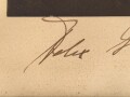 "Seeteufel" Korvettenkapitän Felix Graf v. Luckner, eigenhändige Unterschrift auf gerahmtem Druck, Maße des Rahmens 24,5 x 32cm