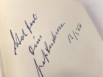 "Seeteufel" Korvettenkapitän Felix Graf v. Luckner, eigenhändige Unterschrift  samt Widmung von 1964, auf Vorsatzblatt seines Buches " Aus siebzig Lebenjahren"