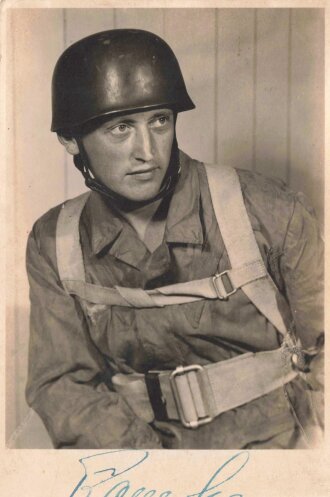 Bernard-Hermann Ramcke, General der Fallschirmtruppen....