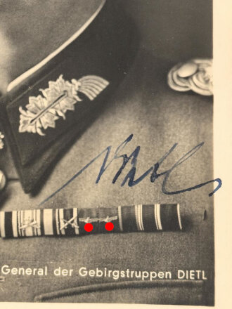 General der Gebirgstruppen Dietl, eigenhändige Unterschrift  auf Hoffmann Postkarte, dazu das Begleitschreiben seines persönlichen Ordonanzoffizier