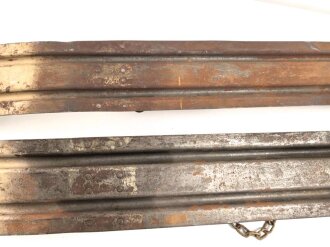 Gebirgstruppe Wehrmacht, Paar Kufen für Geschütz. Originallack , Gesamtlänge 120cm, ungereinigtes Paar