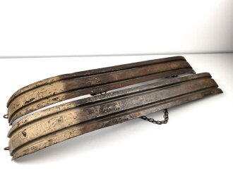 Gebirgstruppe Wehrmacht, Paar Kufen für Geschütz. Originallack , Gesamtlänge 120cm, ungereinigtes Paar