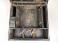 Transportkasten für ein Minensuchgerät Wien 41 der Wehrmacht, Originallack, ungereinigtes Stück