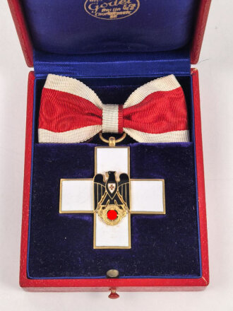 Deutsches Rotes Kreuz,  Ehrenzeichen 3. Stufe (1937-1939) an Damenschleife, in Etui von Godet Berlin.