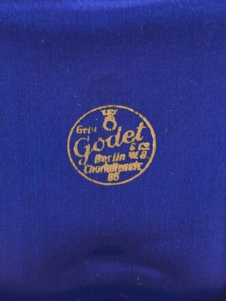 Deutsches Rotes Kreuz,  Ehrenzeichen 3. Stufe (1937-1939) an Damenschleife, in Etui von Godet Berlin.