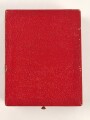Deutsches Rotes Kreuz,  Ehrenzeichen 3. Stufe (1937-1939) an Damenschleife, in Etui von Godet Berlin.