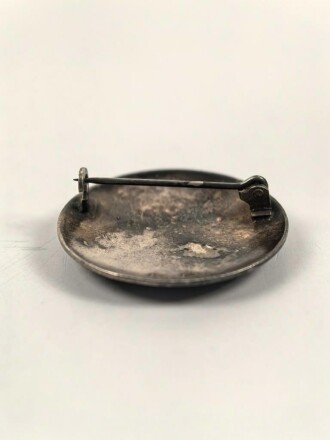 Deutsches Rotes Kreuz, Brosche " Helferin" 31mm, Hersteller Klein und Quentzer