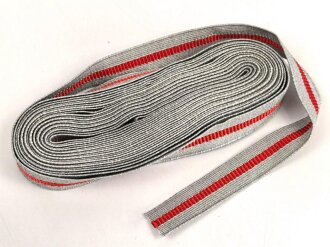 Deutsches Rotes Kreuz DRK, Auszeichnungsborte Metallfaden silbern mit rotem Durchzug. Breite 15mm. Sie erhalten je 10cm von der Rolle abgeschnitten. Das letzte Foto zeigt die Kombinationen für die Dienstjahre. Siehe auch Artikelnummer 56893, 56892, 84516,
