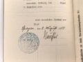 Freiwillige Krankenpflege, Ausweiskarte und Verwendungsbuch datiert 1914 / 1915. Sehr guter Zustand