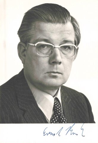 Bundesverfassungsgericht Karlsruhe, Konvolut Unterlagen samt diverser Autogrammkarten mit eigenhändier Unterschrift, wohl meist aus den 1970iger Jahren