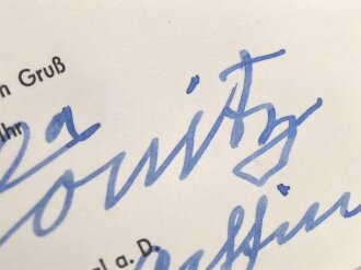 Karl Dönitz,  Großadmiral der Kriegsmarine und Befehlshaber der U-Boote. Eigenhändige Unterschrift auf Dankeskarte von 1972, samt zugehörigem Umschlag