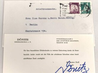 Karl Dönitz,  Großadmiral der Kriegsmarine und Befehlshaber der U-Boote. Eigenhändige Unterschrift auf Dankeskarte von 197?, samt zugehörigem Umschlag
