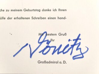 Karl Dönitz,  Großadmiral der Kriegsmarine und Befehlshaber der U-Boote. Eigenhändige Unterschrift auf Dankeskarte von 197?, samt zugehörigem Umschlag
